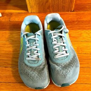 Sz 9.5 women’s Altra Sneakers